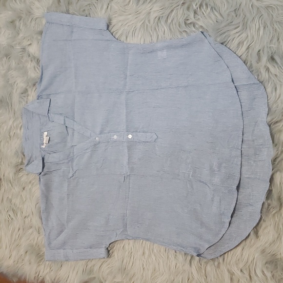 NWOT Finn & Grace V-Neck Light Blue Tops- Small - Picture 1 of 3